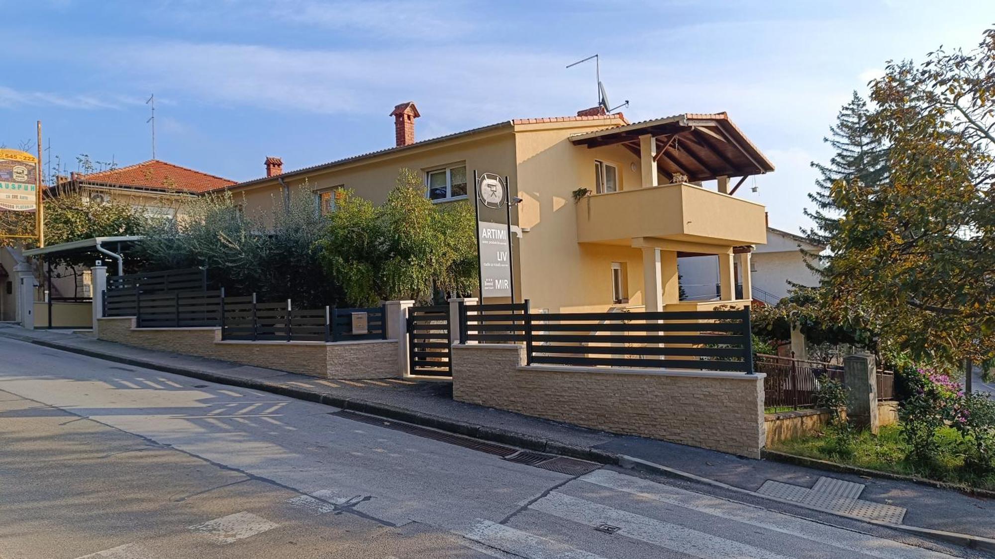 Apartment Mir Pula Exterior photo